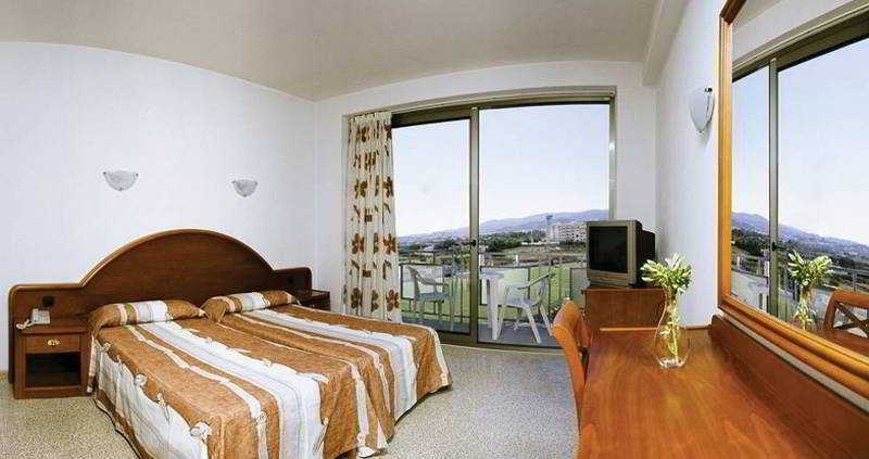 Hotel Marfil Сан-Антоніо Екстер'єр фото